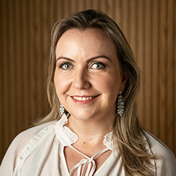 CARLA BEHR PITOLI